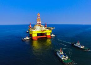 深水半潛式鉆井平臺(tái)“海洋石油982”正式交付