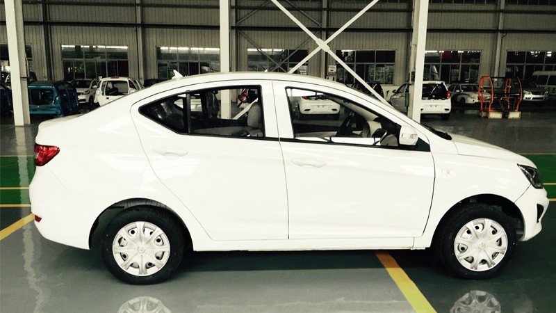 光伏跨界新能源車 大佬位置能否依舊坐穩(wěn)？