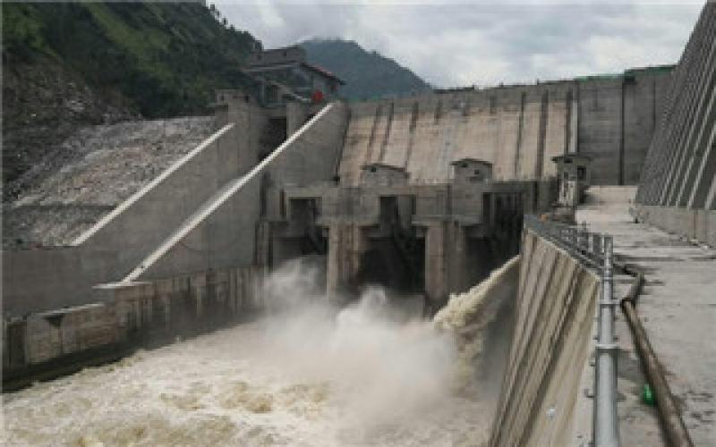 巴基斯坦在建最大水電項目進(jìn)水口底泄水閘門開啟