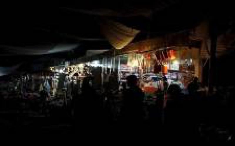 卡拉奇的許多地區(qū)都面臨長(zhǎng)達(dá)數(shù)小時(shí)的電力故障