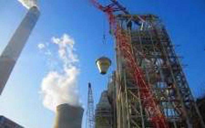 安慶項(xiàng)目鍋爐鋼架開(kāi)始吊裝