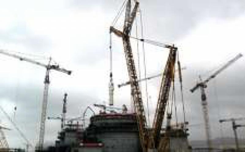 海外華龍3號(hào)機(jī)（K3機(jī)組）組首臺(tái)主設(shè)備蒸汽發(fā)生器吊裝就位