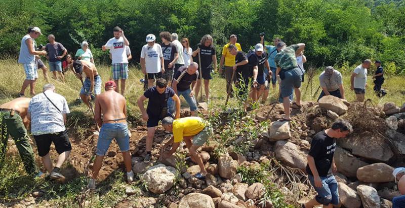 公民倡議組織抗議皮羅特反對(duì)在保護(hù)區(qū)建設(shè)小型水電站