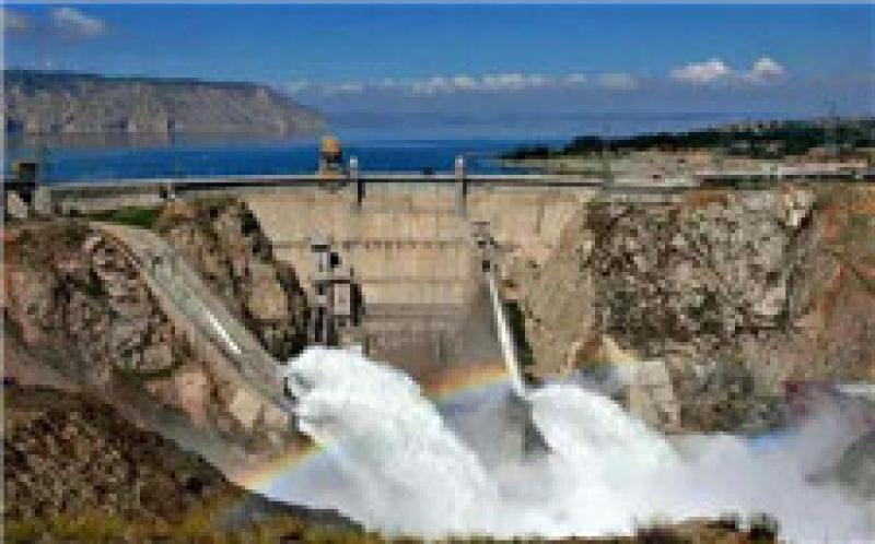 “黃河第一壩”龍羊峽水電站成功蓄水至2600米水位，首次達(dá)到正常蓄水位