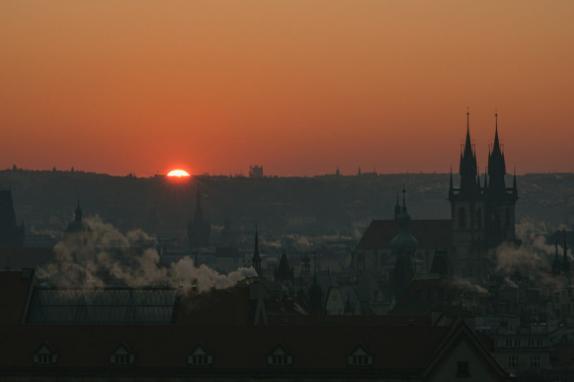 比利時(shí)電網(wǎng)運(yùn)營(yíng)商Elia報(bào)告預(yù)測(cè)2035年光伏裝機(jī)容量