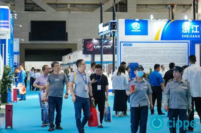 2025新疆國際石油和化工技術(shù)裝備展今日開幕！500+名企云集共創(chuàng)絲路中亞能源新走廊！