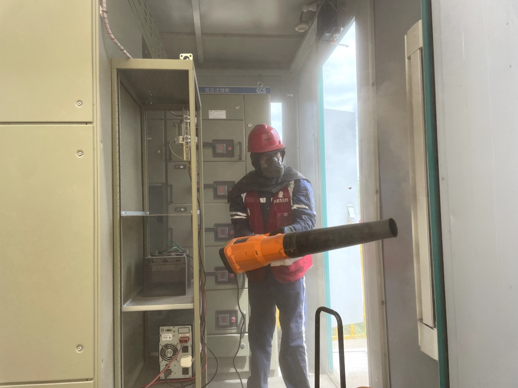 扎哈淖爾煤業(yè)公司：變壓器“煥新”守護(hù)電力安全