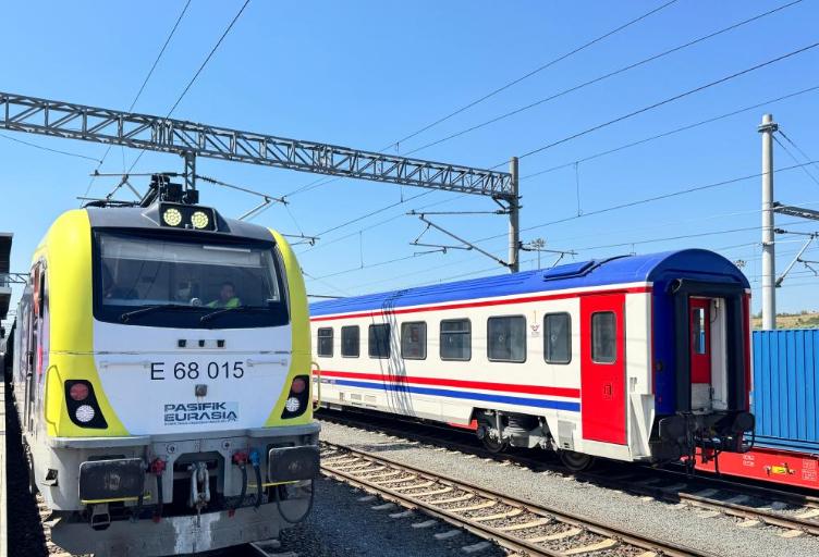 中歐班列經(jīng)“中間走廊”抵達(dá)土耳其用時縮短至15天