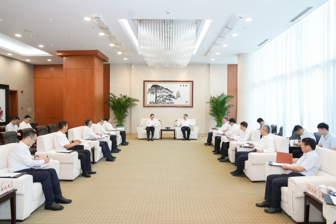 溫樞剛張文峰會(huì)見(jiàn)哈電集團(tuán)董事長(zhǎng)黃偉、總經(jīng)理劉清勇