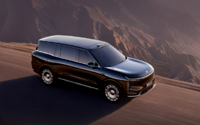 上汽集團(tuán)旗下高端品牌智己全新輔助駕駛系統(tǒng)發(fā)布，旗艦SUV LS9上市